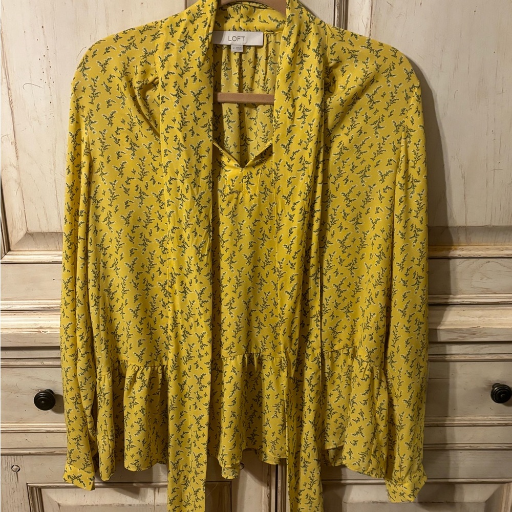 Loft Peplum Yellow Floral Blouse with Tie front Detail. Size M. Like new!